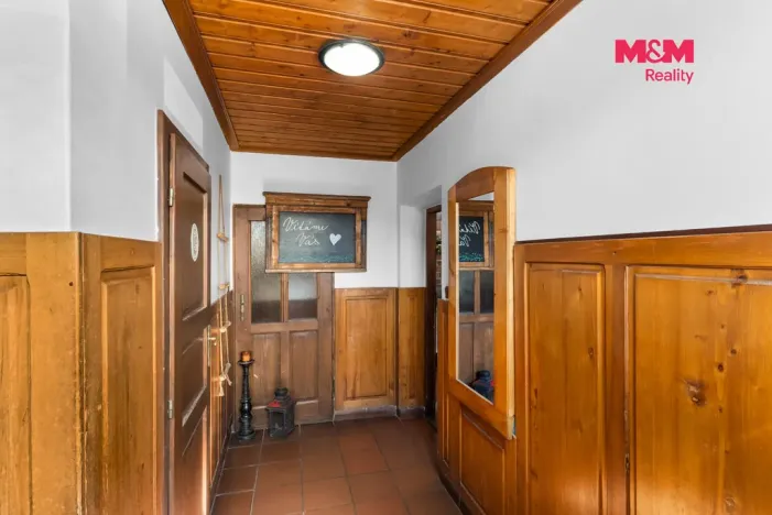 Prodej restaurace, Lomnice nad Popelkou, Poděbradova, 600 m2