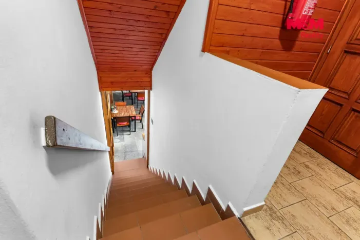Prodej restaurace, Lomnice nad Popelkou, Poděbradova, 600 m2