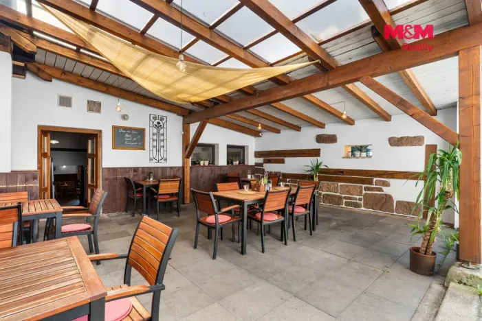 Prodej restaurace, Lomnice nad Popelkou, Poděbradova, 600 m2