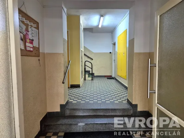 Pronájem bytu 3+1, Praha - Michle, Adamovská, 71 m2