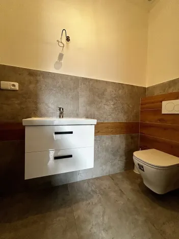 Pronájem rodinného domu, Kozomín, 140 m2