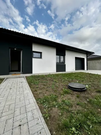 Pronájem rodinného domu, Kozomín, 140 m2