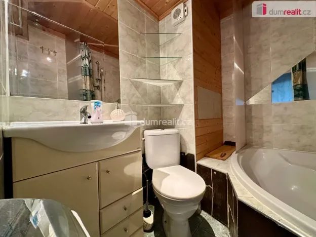 Pronájem bytu 1+1, Karlovy Vary - Rybáře, Mládežnická, 35 m2