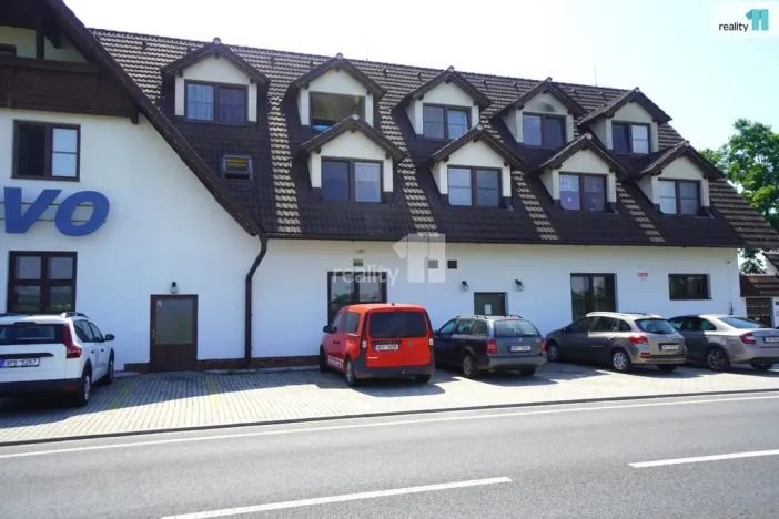 Pronájem skladu, Svojkovice, 328 m2