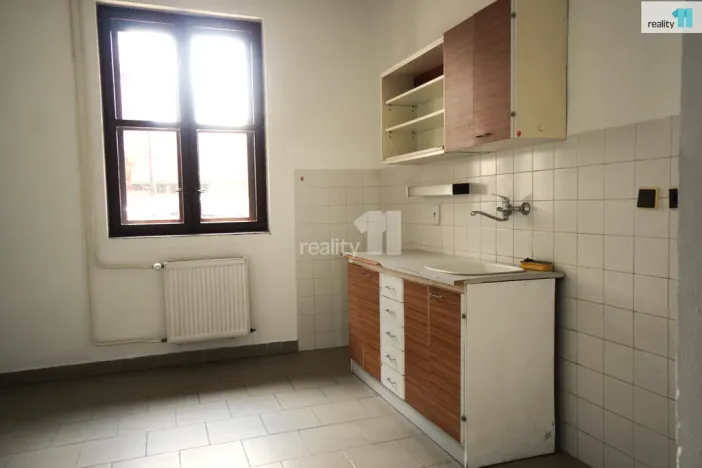 Pronájem skladu, Svojkovice, 328 m2