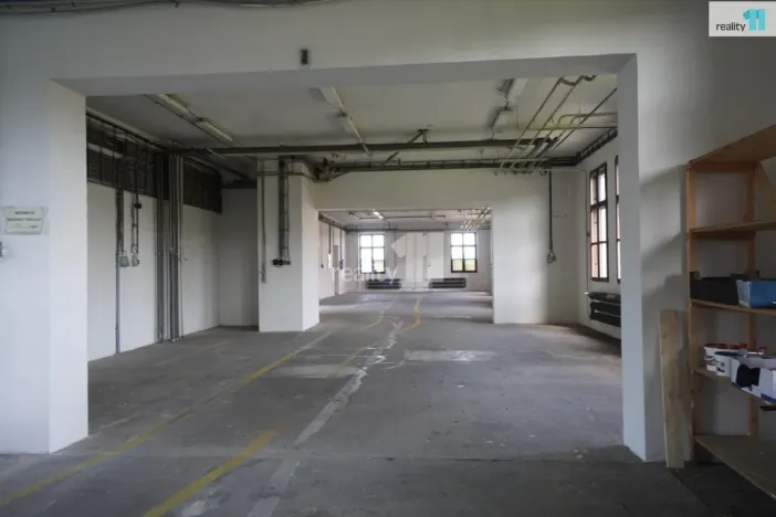 Pronájem skladu, Svojkovice, 328 m2