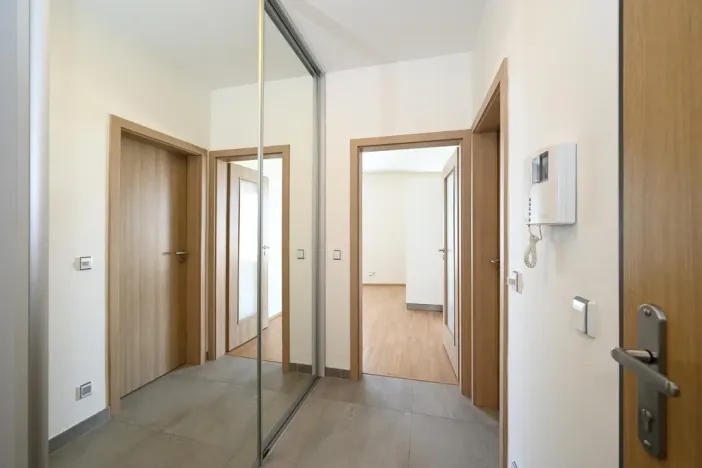 Pronájem bytu 2+kk, Praha - Liboc, Evropská, 56 m2