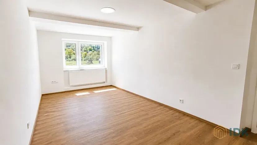 Pronájem atypického bytu, Řevnice, V Luhu, 63 m2