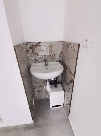 Pronájem komerční nemovitosti, Sušice - Sušice II, Hrádecká, 24 m2