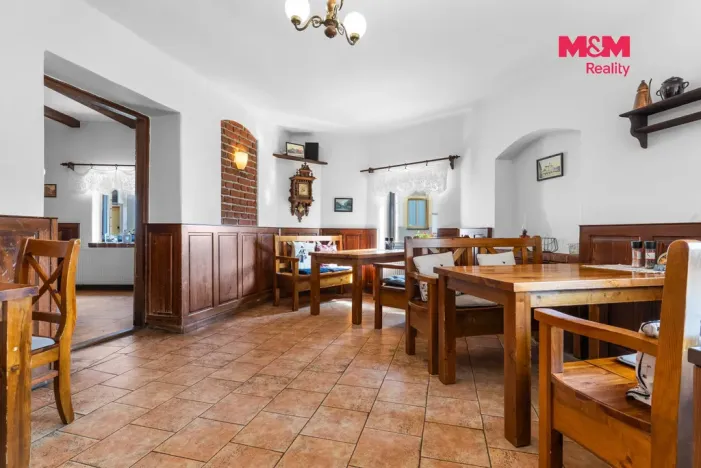 Prodej ubytování, Lomnice nad Popelkou, Poděbradova, 600 m2