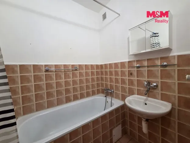 Pronájem bytu 2+1, Nová Role, Tovární, 60 m2