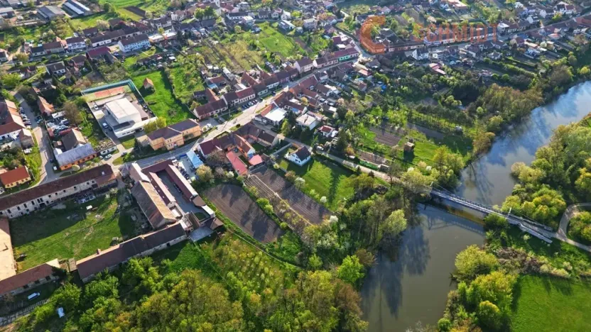 Prodej komerčního pozemku, Bulhary, 6324 m2
