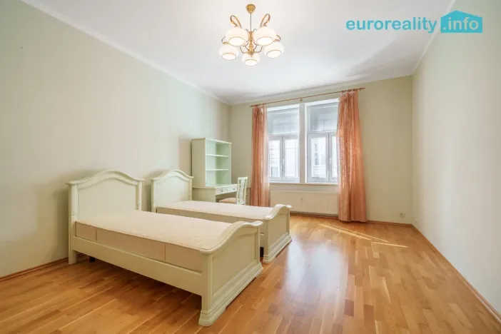 Prodej bytu 2+1, Karlovy Vary, Koptova, 80 m2