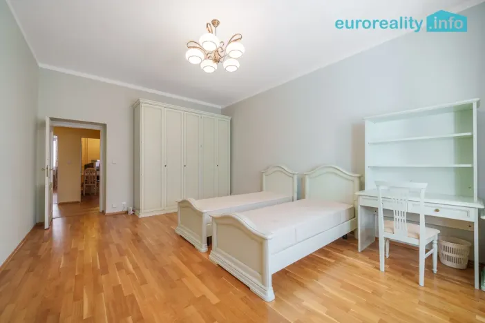 Prodej bytu 2+1, Karlovy Vary, Koptova, 80 m2