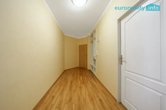 Prodej bytu 2+1, Karlovy Vary, Koptova, 80 m2