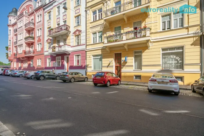 Prodej bytu 2+1, Karlovy Vary, Koptova, 80 m2