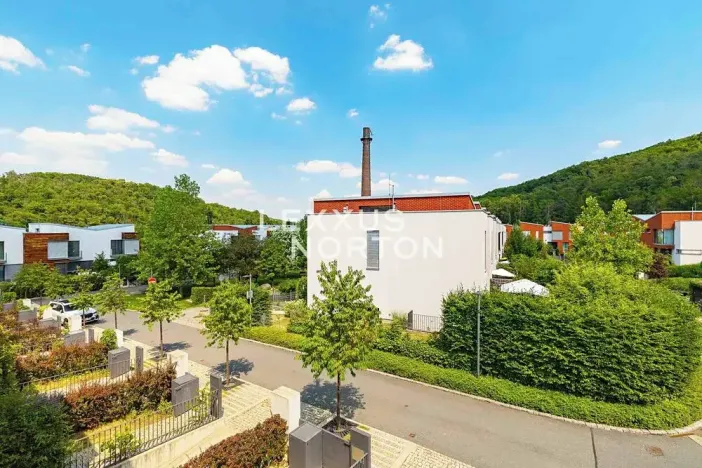 Pronájem rodinného domu, Praha - Dejvice, V Šáreckém údolí, 179 m2