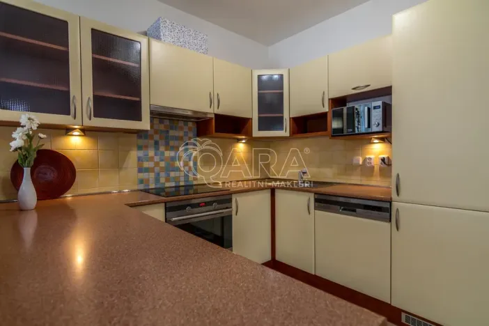 Prodej bytu 4+kk, Dolní Břežany, 135 m2