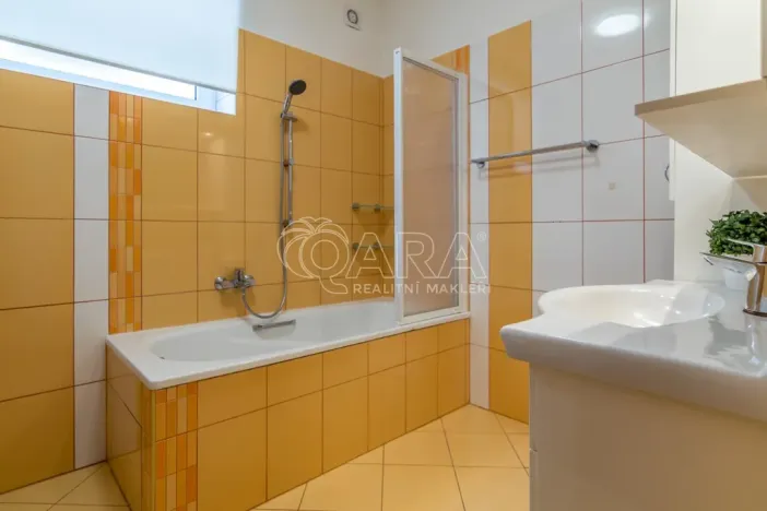 Prodej bytu 4+kk, Dolní Břežany, 135 m2