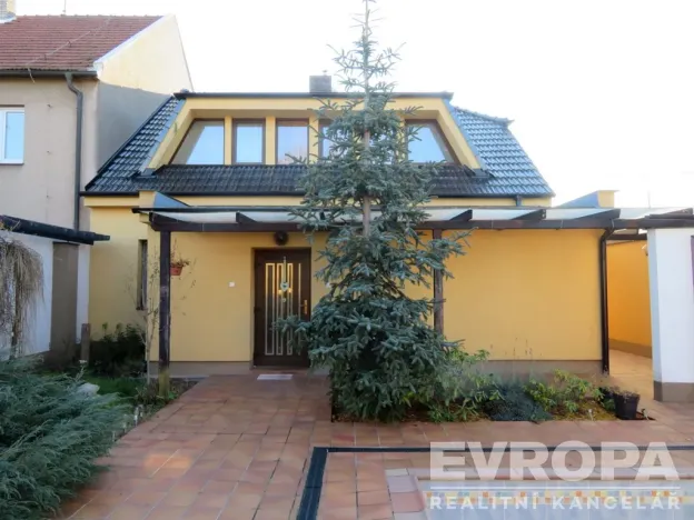 Pronájem vily, Pardubice - Svítkov, Orebská, 220 m2