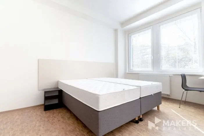 Pronájem bytu 1+kk, Praha - Smíchov, Křížová, 35 m2