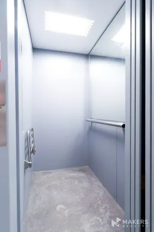 Pronájem bytu 1+kk, Praha - Smíchov, Křížová, 35 m2