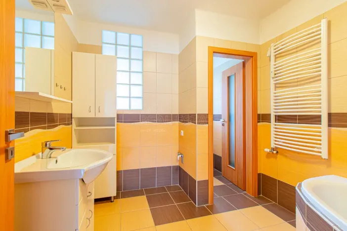 Prodej bytu 3+1, Písek, Sovova, 96 m2