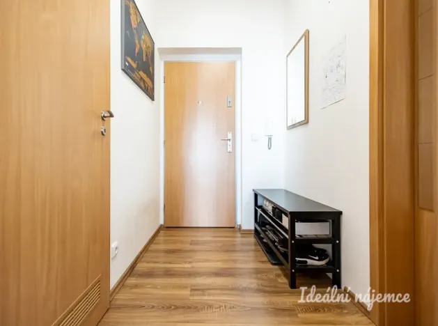 Pronájem bytu 1+kk, Praha - Hostivař, Vladycká, 28 m2