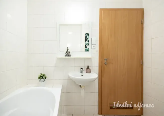 Pronájem bytu 1+kk, Praha - Hostivař, Vladycká, 28 m2