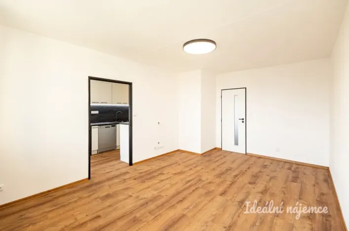 Pronájem bytu 3+1, Praha - Horní Měcholupy, Veronské nám., 68 m2