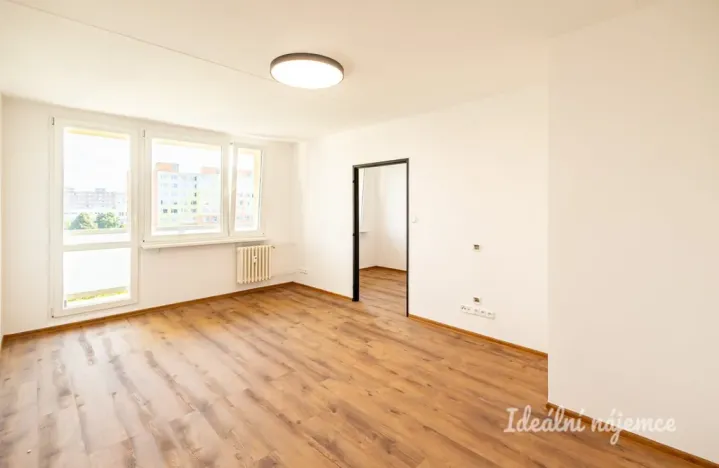 Pronájem bytu 3+1, Praha - Horní Měcholupy, Veronské nám., 68 m2