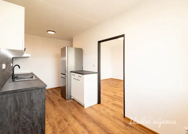 Pronájem bytu 3+1, Praha - Horní Měcholupy, Veronské nám., 68 m2