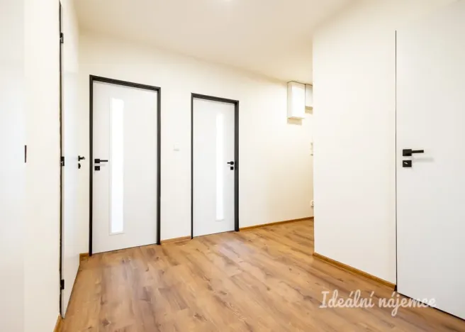 Pronájem bytu 3+1, Praha - Horní Měcholupy, Veronské nám., 68 m2