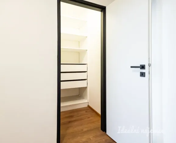 Pronájem bytu 3+1, Praha - Horní Měcholupy, Veronské nám., 68 m2