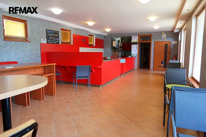 Prodej obchodního prostoru, Třebechovice pod Orebem, Pardubická, 293 m2