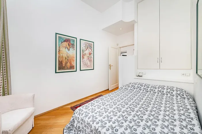 Pronájem bytu 3+1, Praha - Nové Město, Odborů, 81 m2