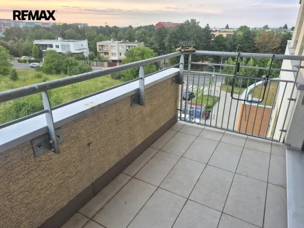 Pronájem bytu 1+kk, Praha - Třebonice, K metru, 29 m2