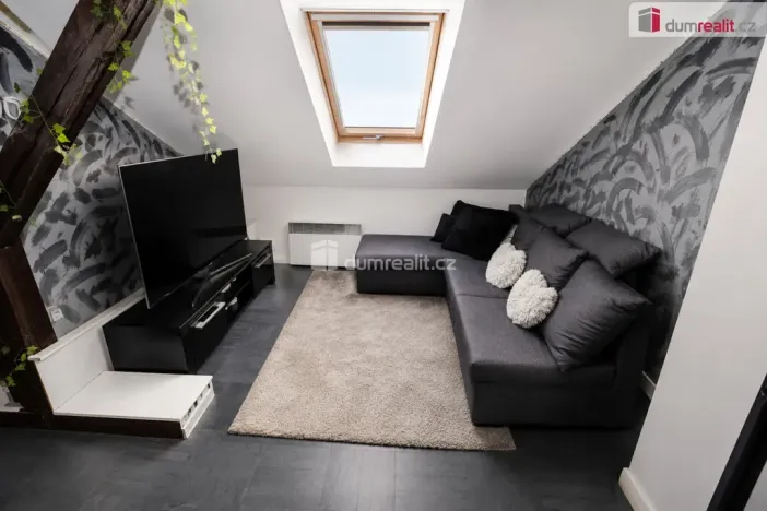 Pronájem bytu 2+kk, Praha - Žižkov, Čajkovského, 45 m2