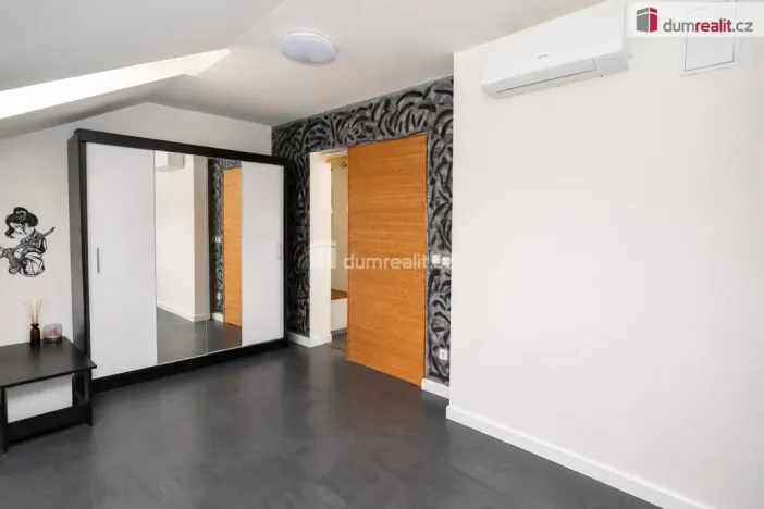 Pronájem bytu 2+kk, Praha - Žižkov, Čajkovského, 45 m2