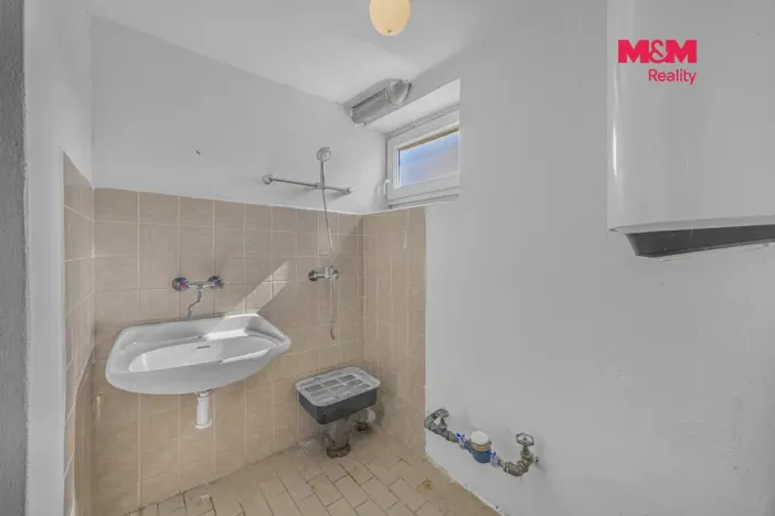 Prodej obchodního prostoru, Pardubice - Zelené Předměstí, Mikulovická, 330 m2