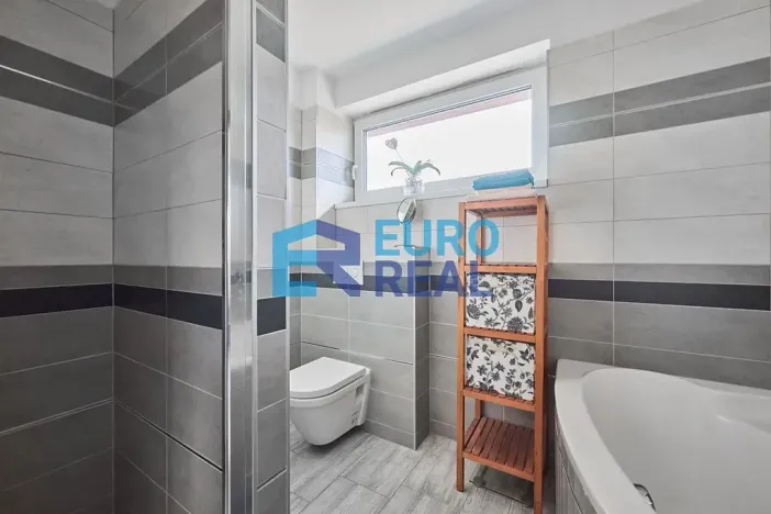Prodej rodinného domu, Bavoryně, 125 m2