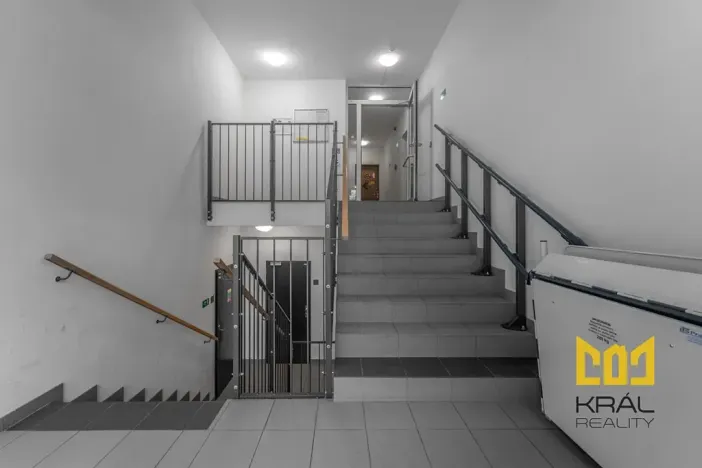 Pronájem bytu 1+kk, Praha - Hostivař, Rižská, 35 m2