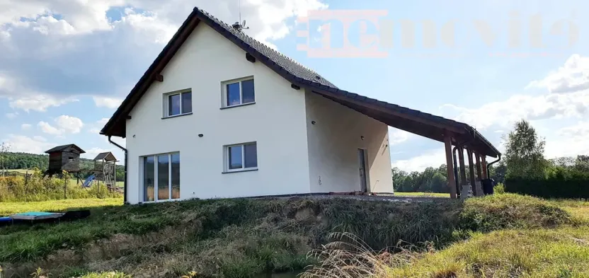Pronájem rodinného domu, Svinaře, 154 m2