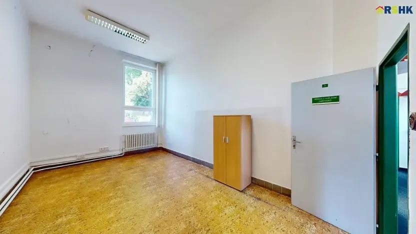 Pronájem kanceláře, Hradec Králové, Akademika Bedrny, 110 m2