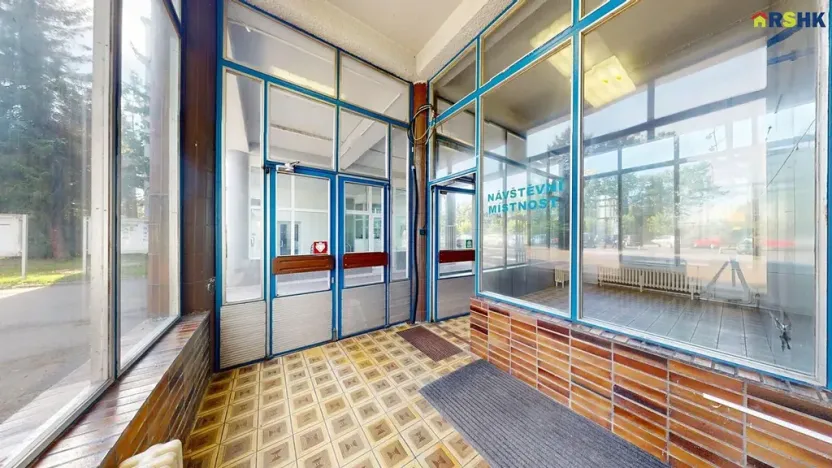 Pronájem kanceláře, Hradec Králové, Akademika Bedrny, 110 m2