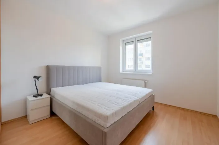 Pronájem bytu 2+kk, Praha - Hostivař, náměstí Přátelství, 55 m2