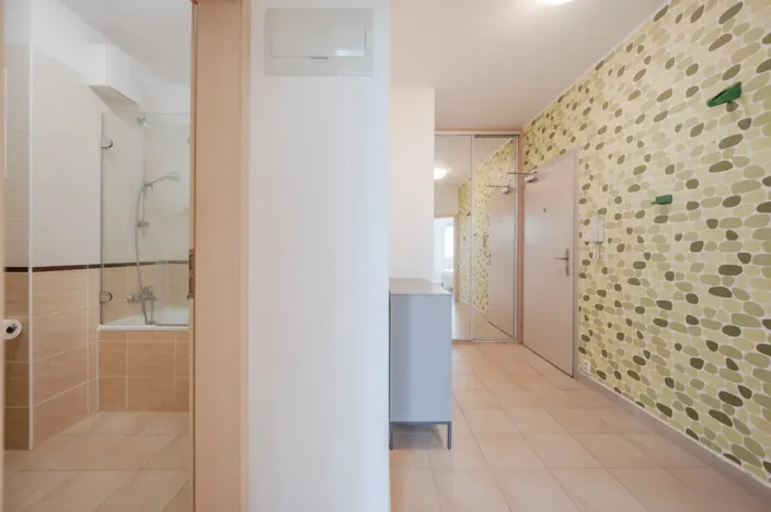 Pronájem bytu 2+kk, Praha - Hostivař, náměstí Přátelství, 55 m2