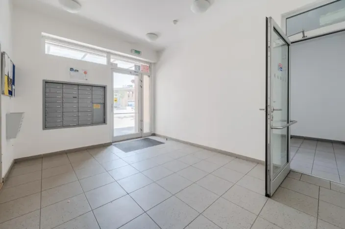 Pronájem bytu 2+kk, Praha - Hostivař, náměstí Přátelství, 55 m2