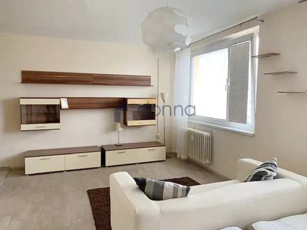 Pronájem bytu 1+kk, Praha, Jarníkova, 33 m2