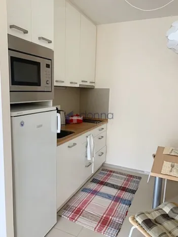 Pronájem bytu 1+kk, Praha, Jarníkova, 33 m2